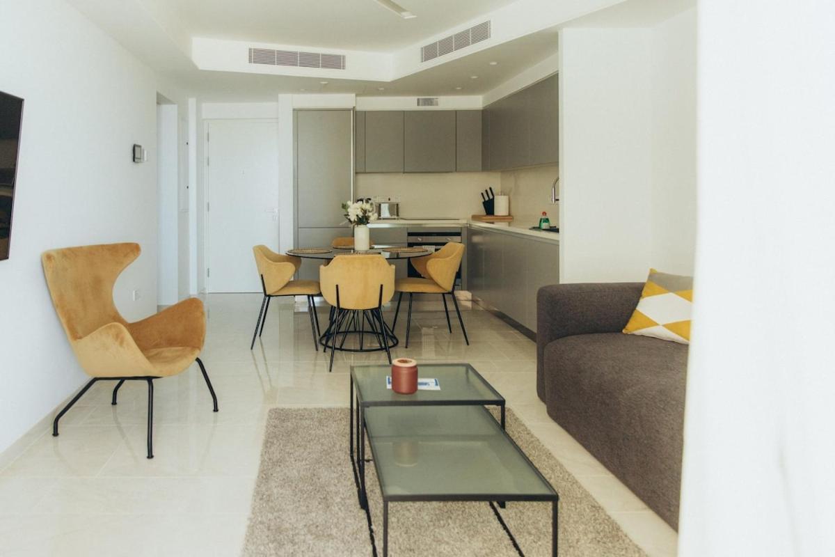 New Lux Seaview 1br, Sun Resort, Pool & Lägenhet